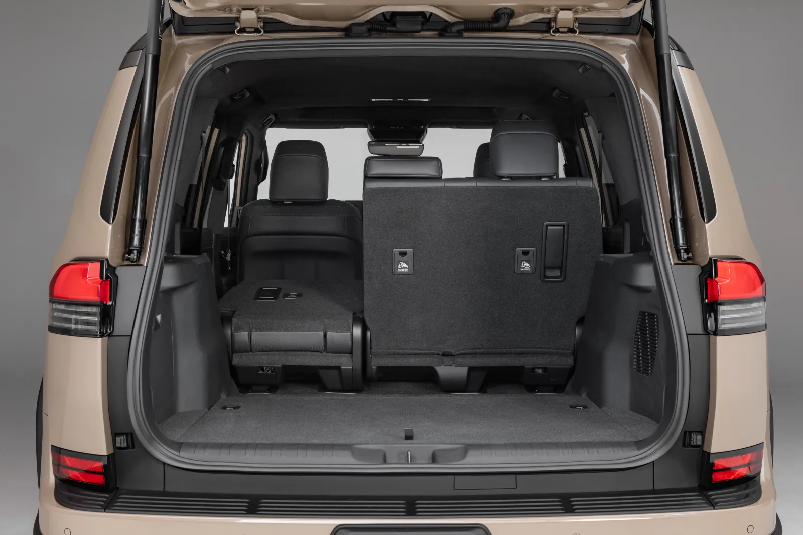 لكزس GX 2025 GX LUXURY+ داخلي
