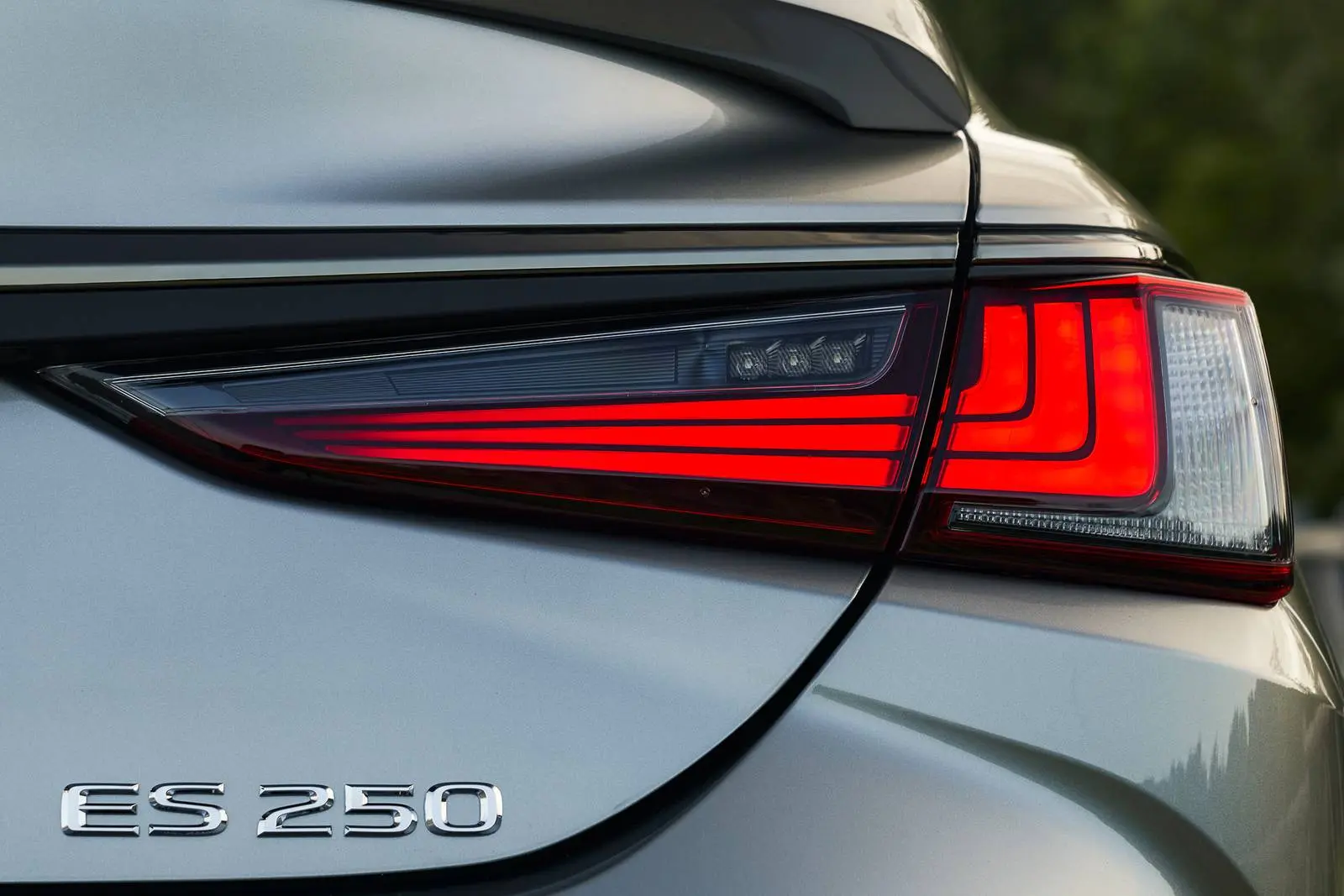Lexus ES 2025 ES 250 AWD Exterior