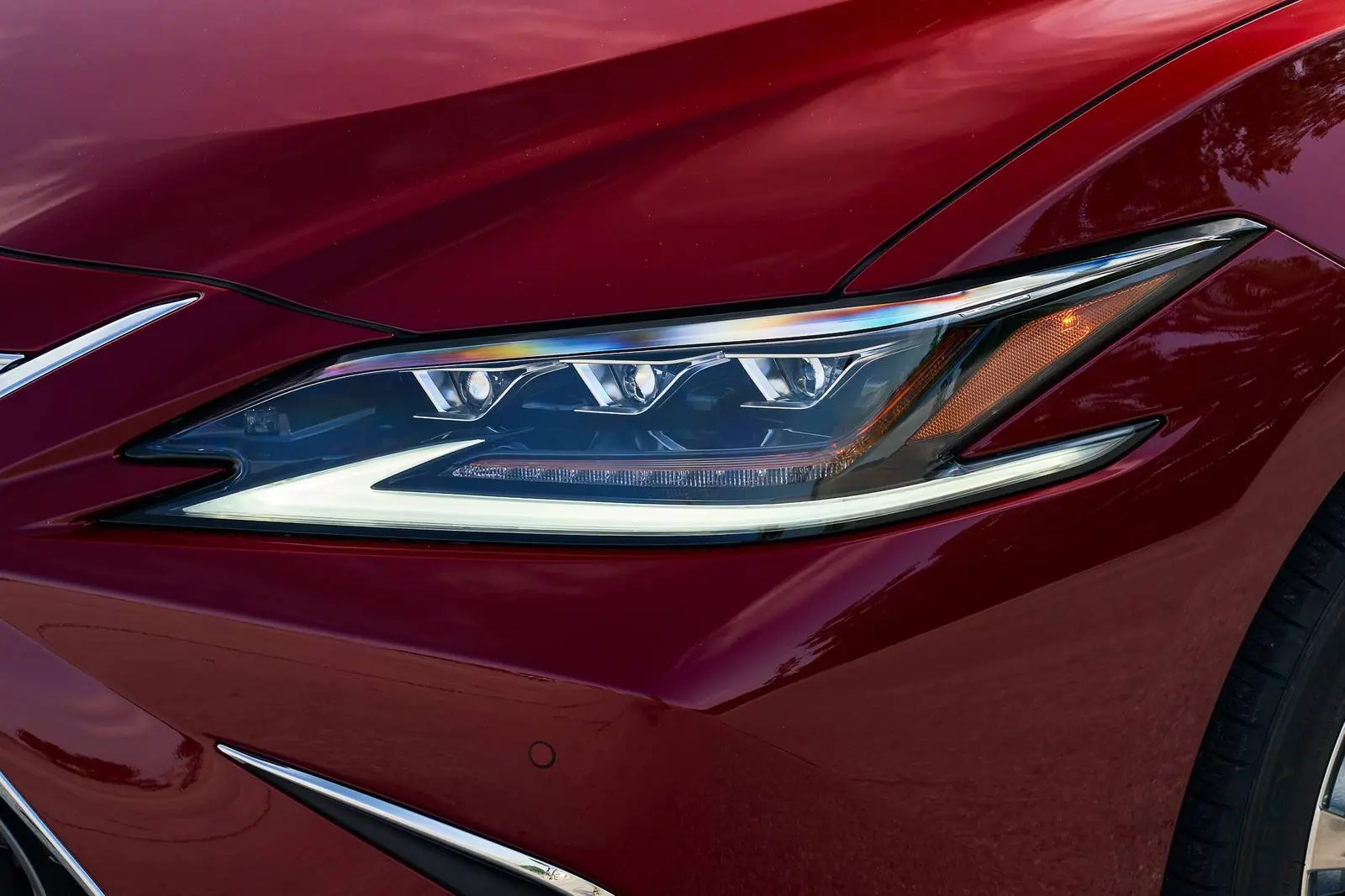 Lexus ES 2025 ES 250 AWD Exterior