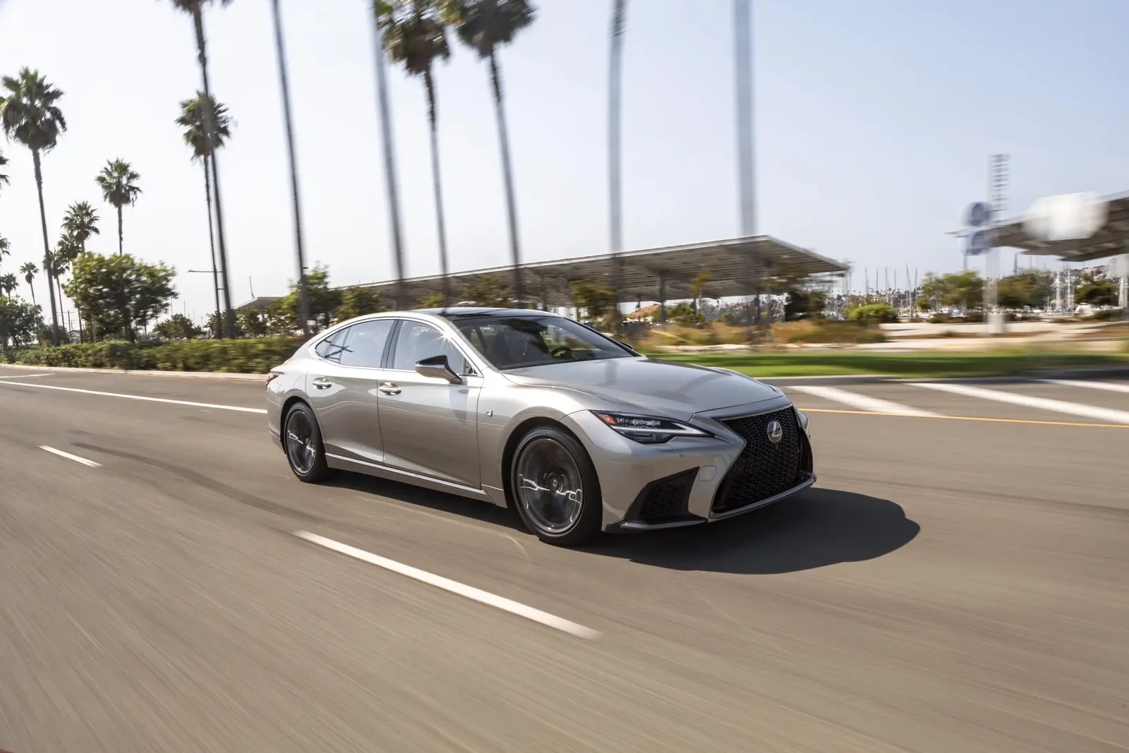Lexus LS 2025 LS 500h Exterior