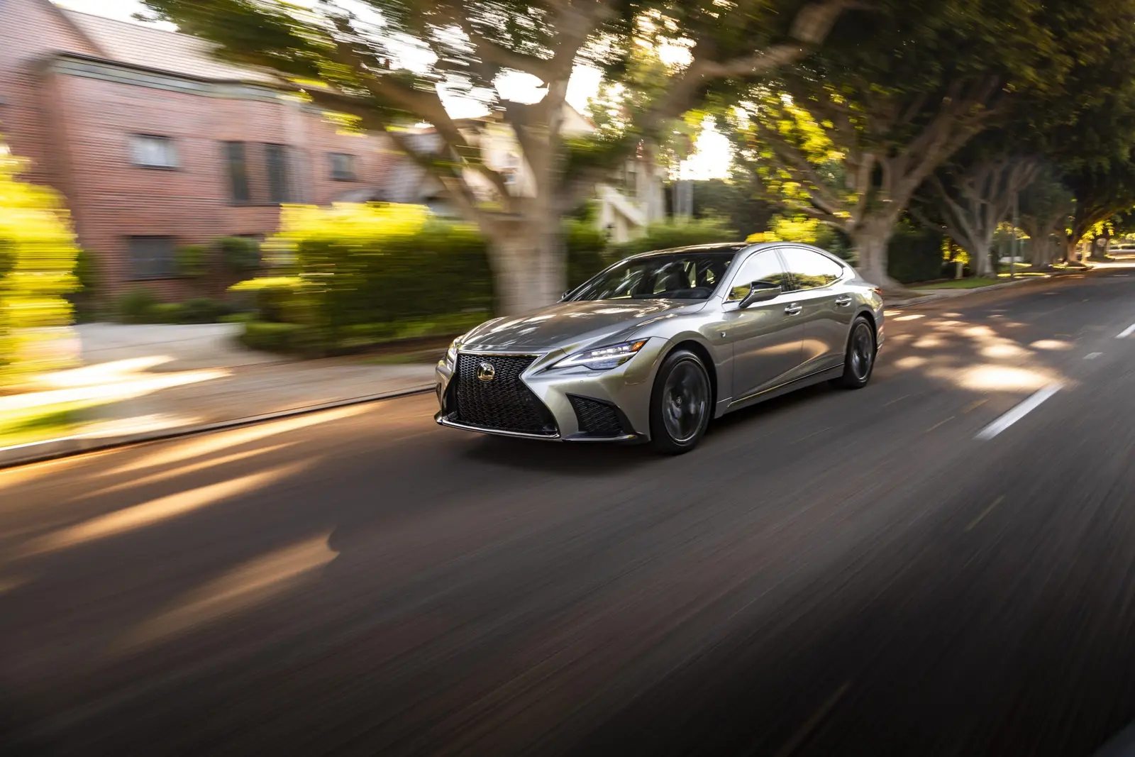Lexus LS 2025 LS 500h Exterior