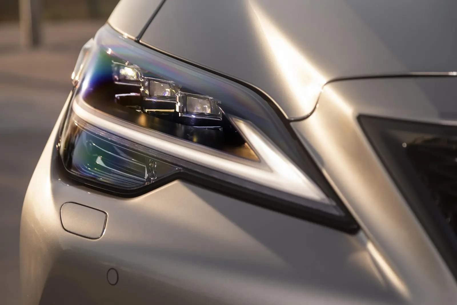 Lexus LS 2025 LS 500h Exterior